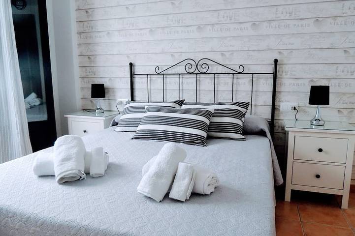 Ganze Wohnung, Duplex penthouse with terraces Sea and mountain in the same day in Vélez de Benaudalla, Cordillera Penibética