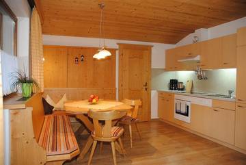 Vakantiewoning voor 6 Personen in Finkenberg, Zillertaler Alpen, Afbeelding 2