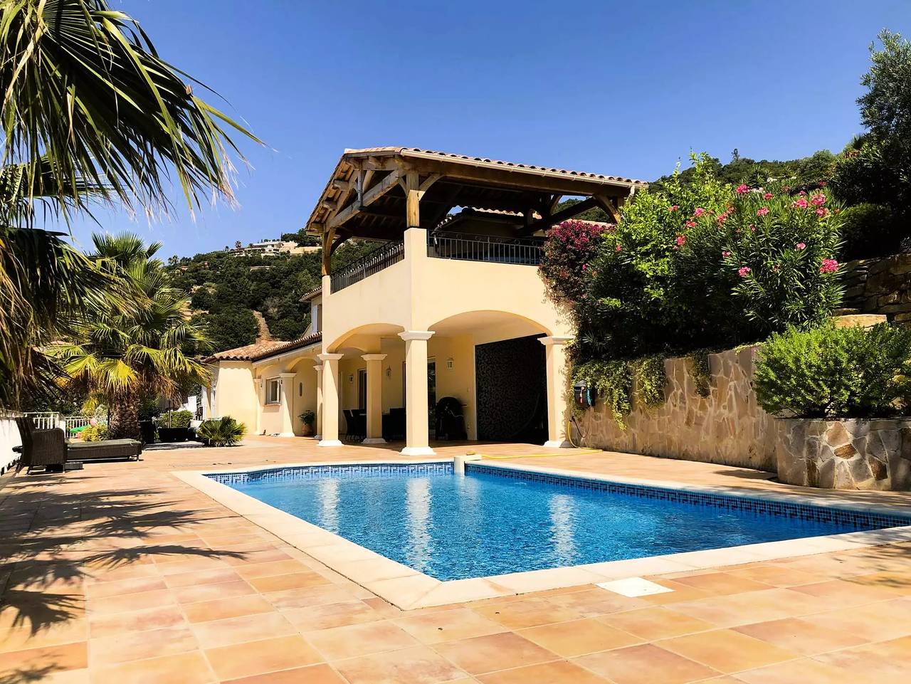 Villa pour 8 Personnes dans La Londe-les-Maures, Région de Toulon