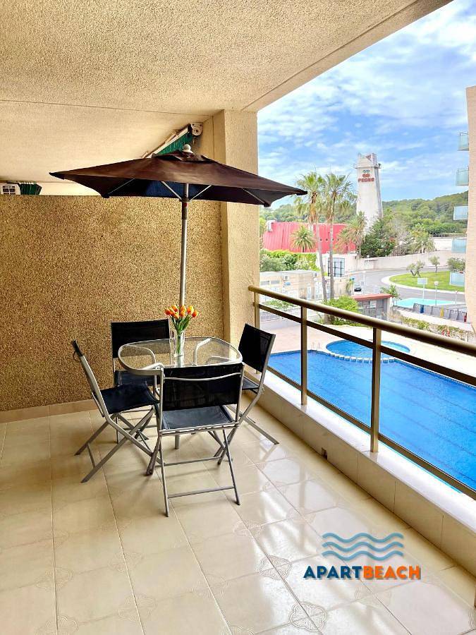Apartamento de vacaciones para 4 personas, con piscina para niños y jardín además de piscina y vistas - 1