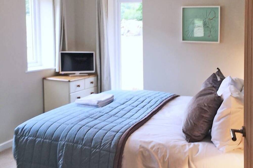 Blackdown Views - New 6 Bedroom Eco House in Sheldon (Devon), Devon