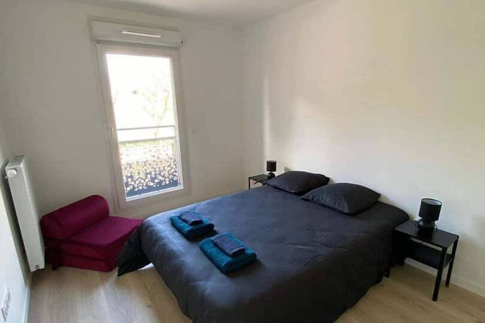 Entire apartment, Modern apartment near Paris - 1 min from the metro in Bobigny, Seine-Saint-Denis
