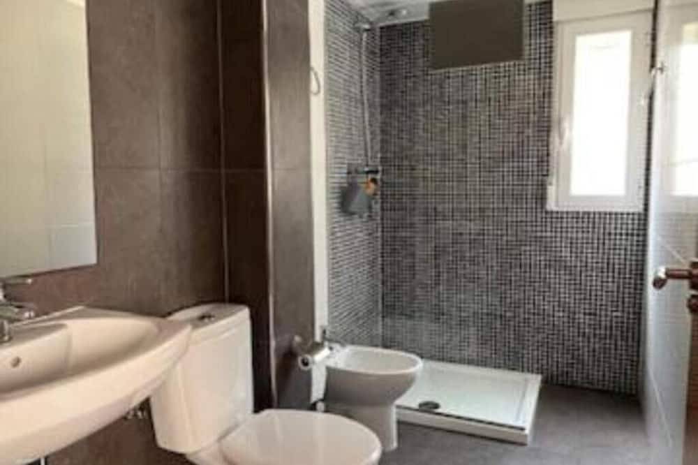 Apartamento entero, Apartamento exterior a cinco minutos de la playa y a 15 minutos de Valencia. in Playa Puebla de Farnals, Puebla de Farnals