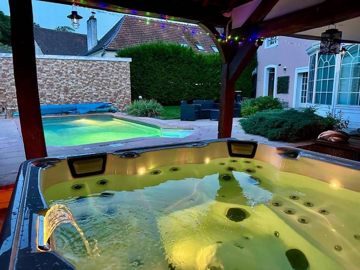 Location de vacances pour 14 personnes, avec piscine ainsi que jacuzzi et jardin à Saint-Martin-d'Ablois - 2