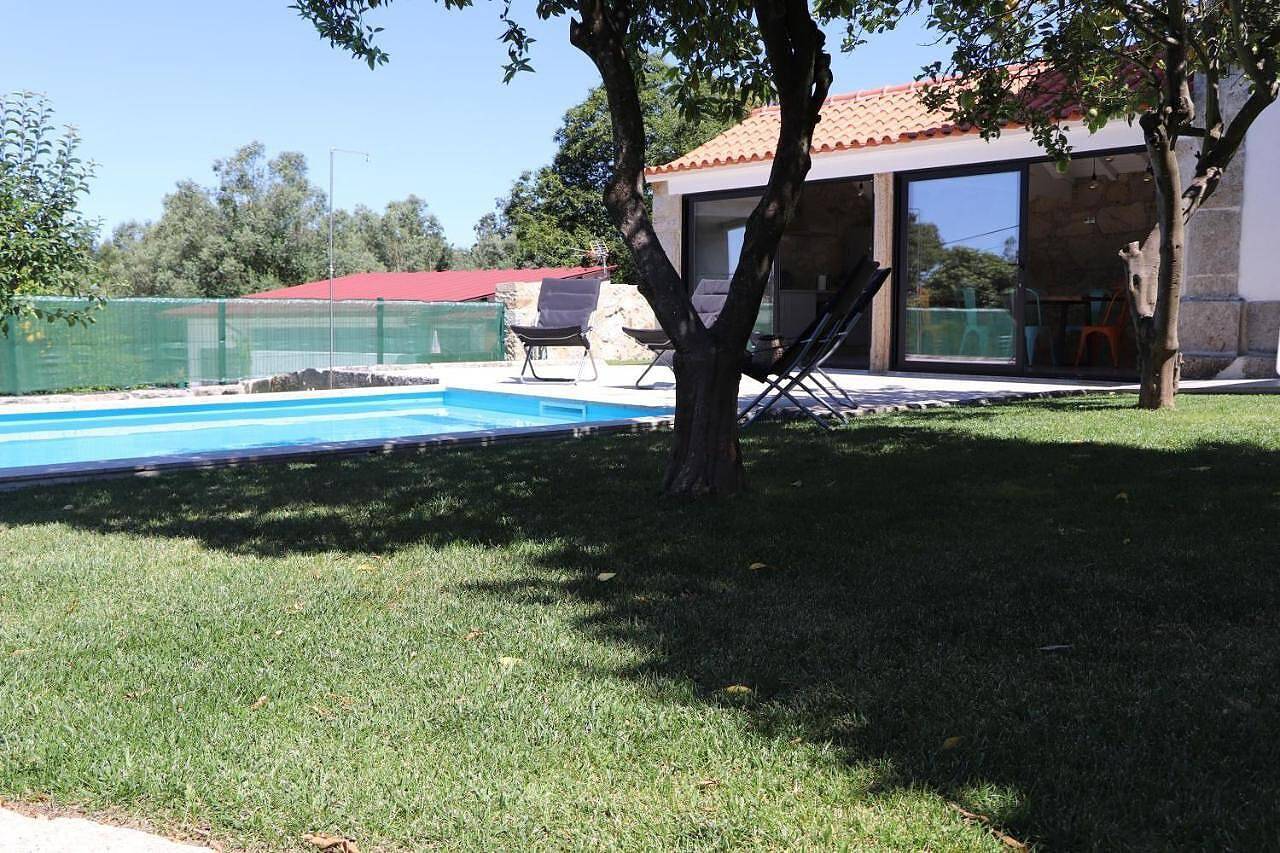 Pet-Friendly Holiday Home 'Casa do Mestre' with Mountain View, Pool & Wi-Fi in Vila de Punhe, Viana do Castelo District