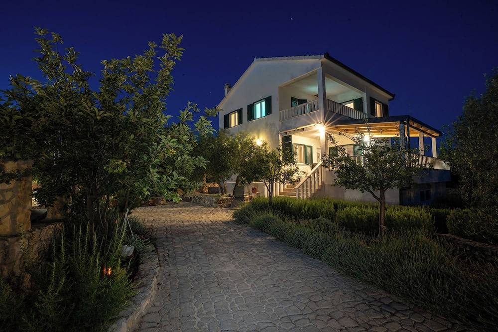 Villa for 6 People in Marina, Split-Dalmatia