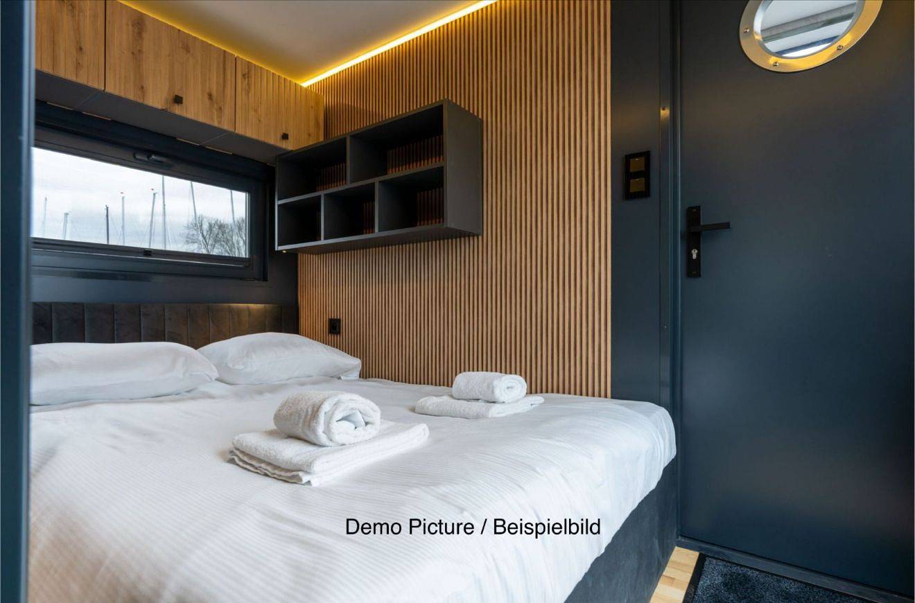 Hausboot Baltic Loft – Exklusives Wohnerlebnis direkt auf der Ostsee auf Fehmarn in Fehmarnsund, Fehmarn