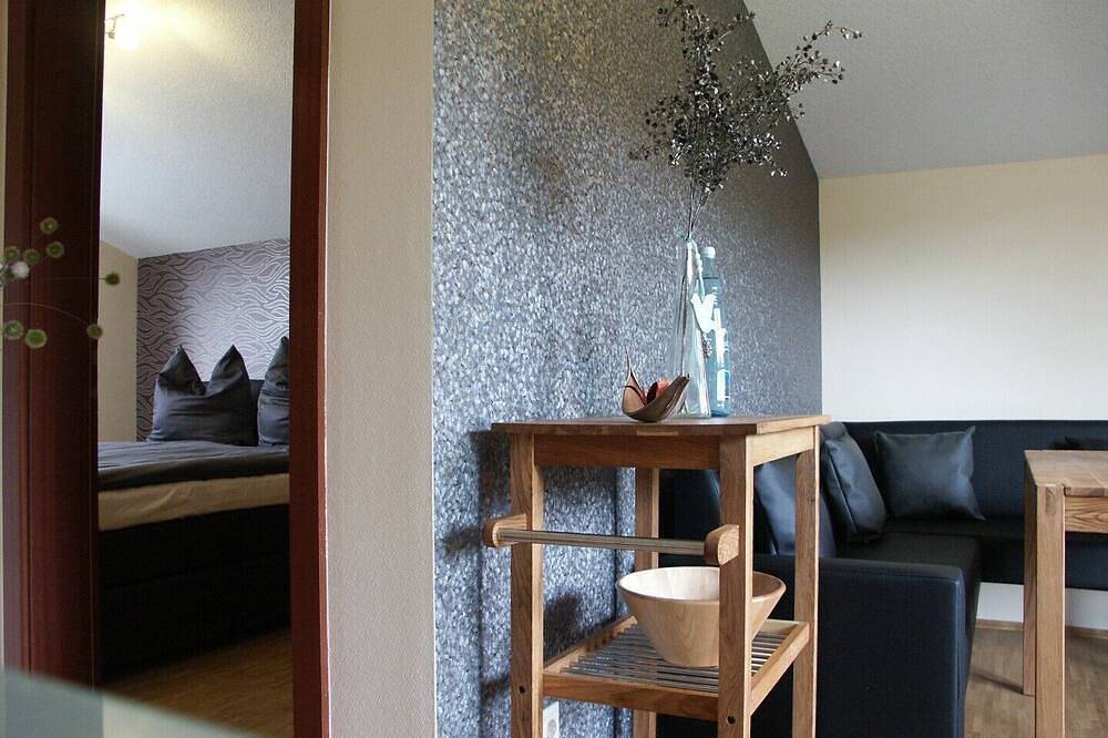 Ganze Wohnung, Idyllische Ferienwohnung mit Terrasse und Garten für einen angenehmen Aufenthalt in Edertal, Waldecker Land