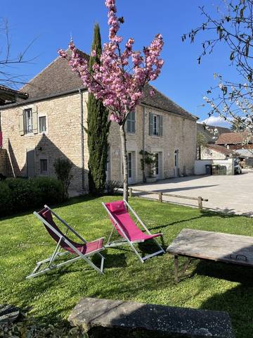 Gîte pour 16 personnes, avec terrasse et jardin à Sainte-Marie-la-Blanche