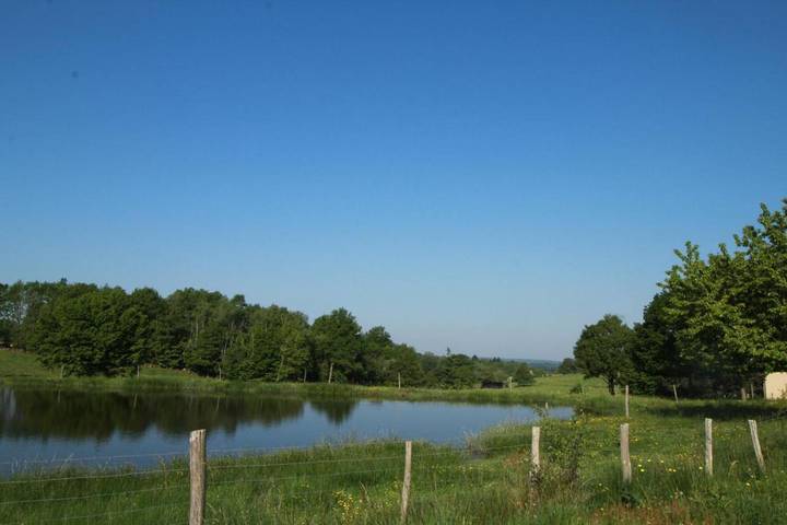 Location de vacances pour 5 personnes, avec Terrasse et Jardin à Saint-Auvent