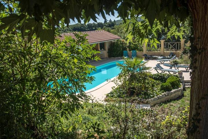 Location de vacances pour 19 personnes, avec vue et piscine ainsi que vue sur le lac et jardin, animaux acceptés à Escueillens-et-Saint-Just-de-Bélengard - 3