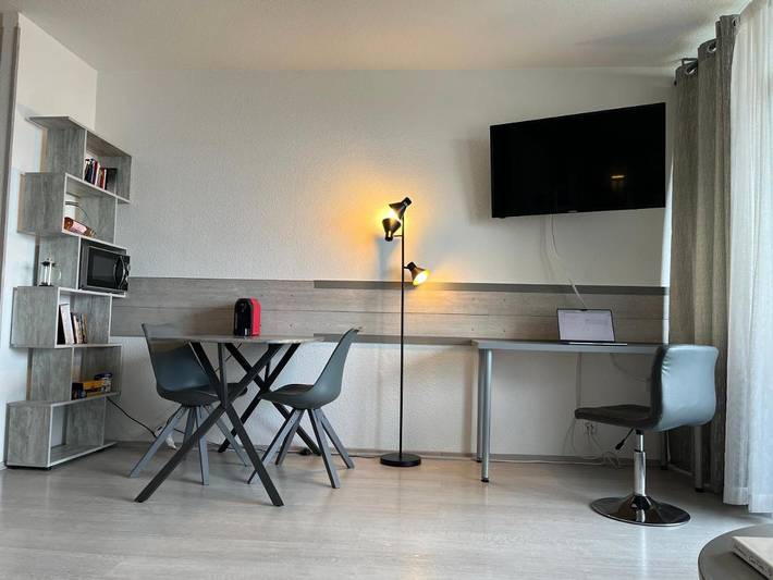 Ferienwohnung für 2 Personen, mit Terrasse und Ausblick in Größte Kirmes am Rhein - 4