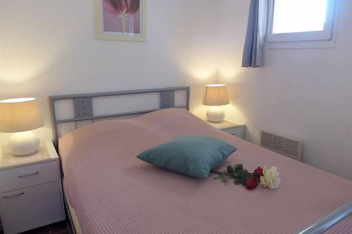 Gîte pour 4 personnes, avec piscine et terrasse ainsi que balcon/terrasse et bassin pour enfant, animaux acceptés dans Plage de la Gaillarde - 3