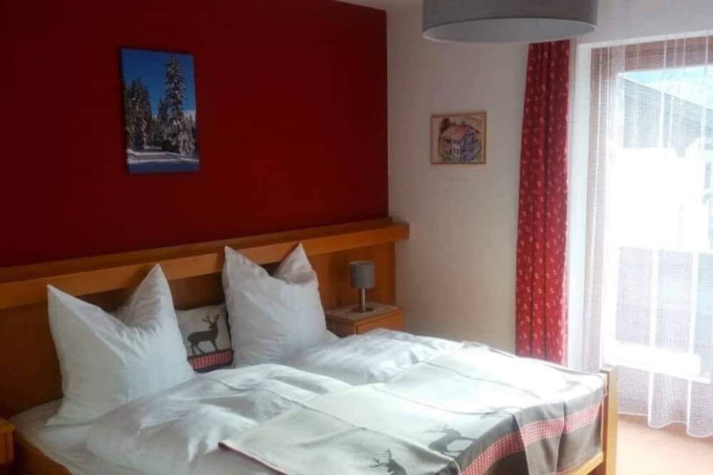 Ganze Wohnung, Zwei-Raum-Ferienwohnung mit Südbalkon in Reit im Winkl, Bayerische Alpen