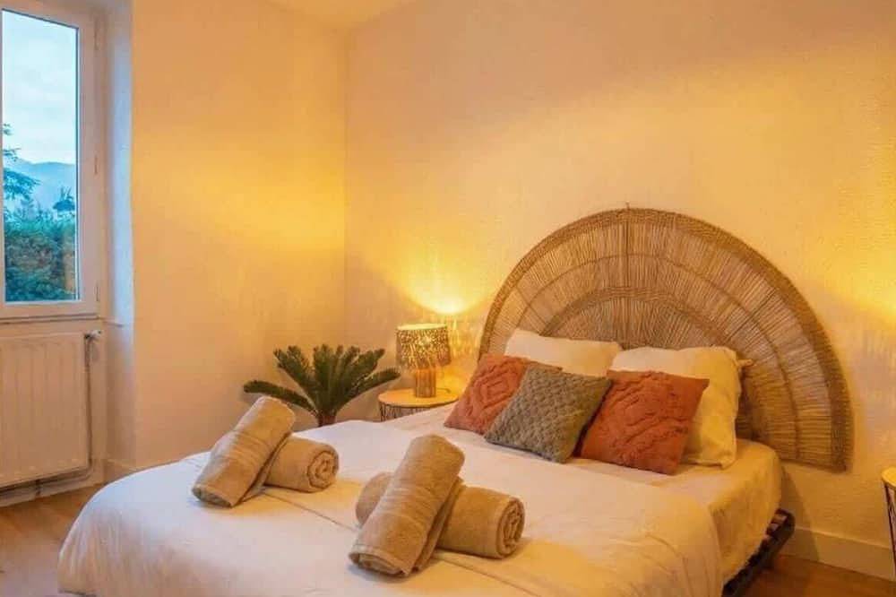 Entire apartment, L'Amara I T1 I Gaillard in Gaillard, Saint-Julien-en-Genevois region