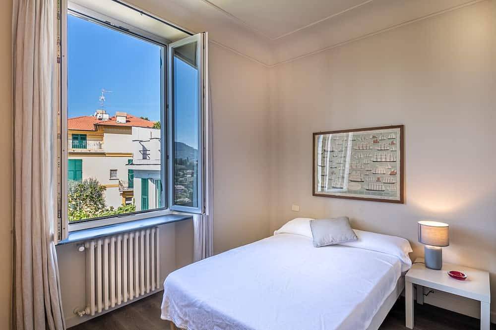Vue sur la mer, jardin et piscine. in Santa Margherita, Santa Margherita Ligure