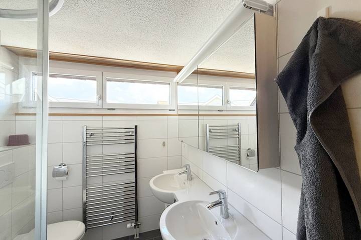 Ganze Ferienwohnung, Haus Domo - Og - 4.5-Zimmerwohnung Dusche/Balkon in Flumserberg, Quarten
