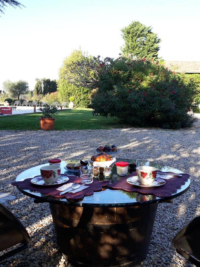 Chambre d’hôte pour 2 personnes, avec piscine et jardin à Robion - 2