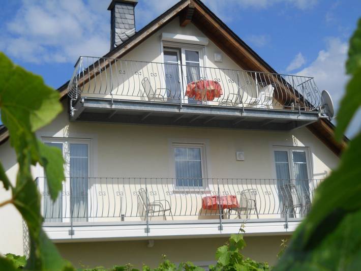 Ferienwohnung für 2 Personen, mit Terrasse und Garten in Köwerich