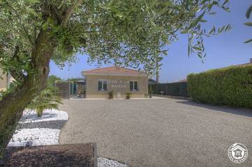 Maison De Vacances pour 2 Personnes dans Pérouges, Région de Bourg-en-Bresse, Photo 4