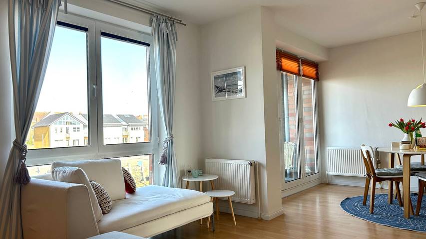 Ganze Wohnung, Penthousewohnung 'Simmerdeis Am Hafen' mit Balkon und direktem Blick aufs Wasser und Altstadt in Husum Hafen, Husum