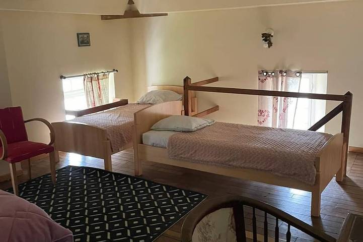 Gîte pour 6 personnes, avec piscine ainsi que jardin et jacuzzi dans Vitry-la-Ville - 4