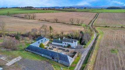 Villa for 4 Guests in Lowlands, Scottish Borders, Picture 2