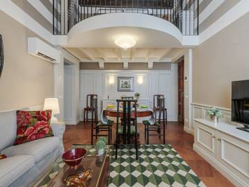 Villa for 4 Guests in Lucca, Lucca Province, Picture 1