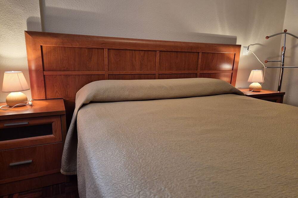 Entire apartment, 209A Apartamento Bedriñana in Villaviciosa, Costa Verde (Spain)