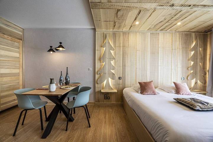 Gîte pour 2 personnes, avec Terrasse et Jardin à Pailherols