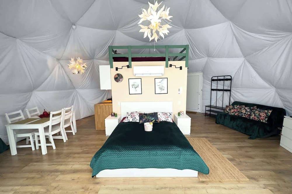 Flower Glamp - Private Hot Tub, Sauna & Alpacas in Großpolen