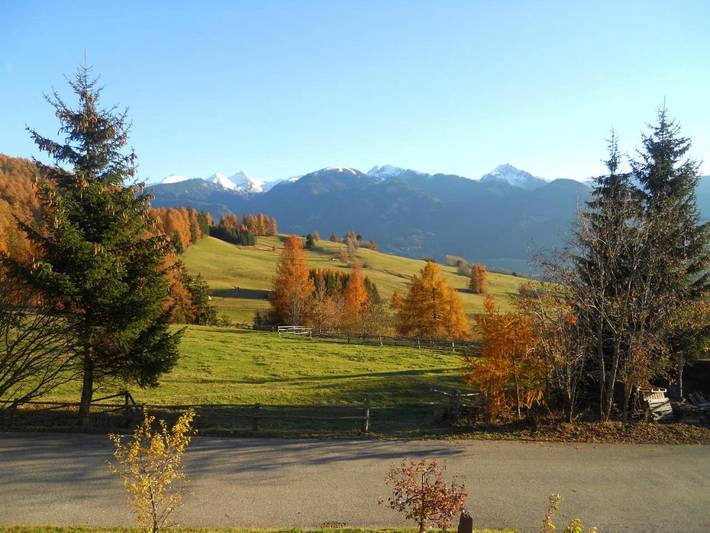 Gîte pour 5 personnes, avec balcon et vue dans Varena