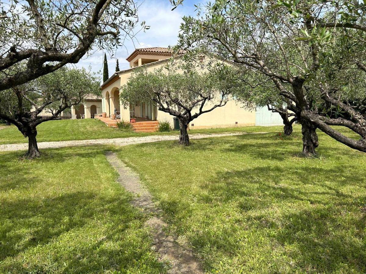 Three-Bedroom Villa in Orange, Vaucluse