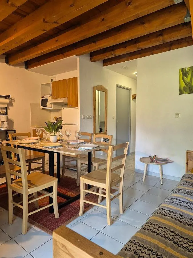 Apartamento de vacaciones para 8 personas, con sauna y piscina además de vistas y balcón - 1