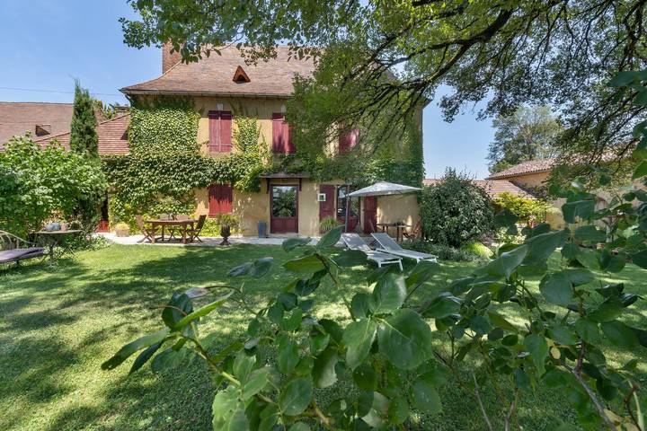 Location de vacances pour 4 personnes, avec vue sur le lac à Veyrines-de-Domme