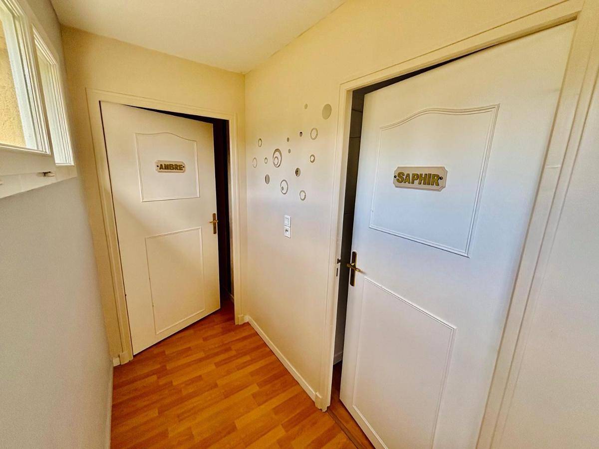 Five-Bedroom House in Le Breuil, Région d'Autun