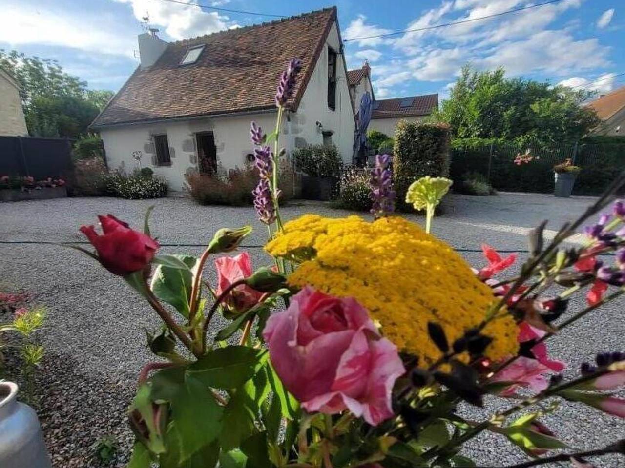 Charmante Maison Bourbonnaise du Xviiie avec Animaux Acceptés in Taxat-Senat, Allier