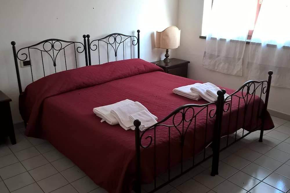 Entire apartment, The Terrace On The Park in Oristano, Campidano