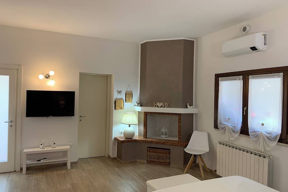 Entire apartment, A few minutes from the airport and train station-a real convenience. in Villafranca di Verona, Verona Province