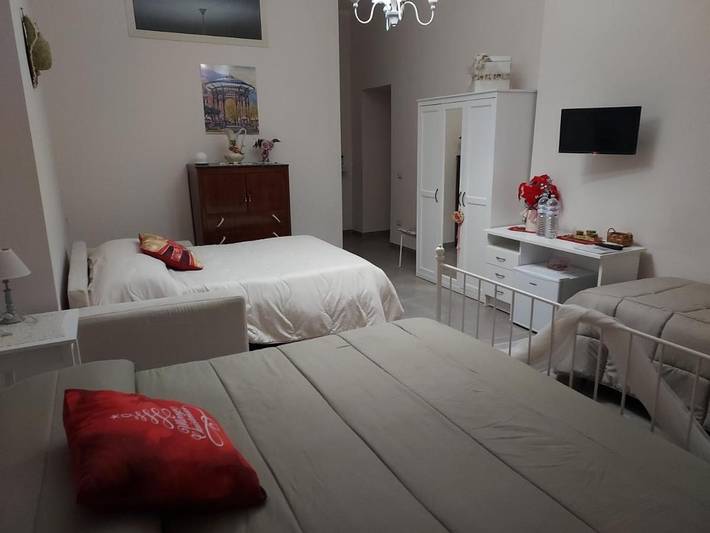 Chambre d’hôte pour 5 personnes, avec vue et balcon à Torre Annunziata - 4