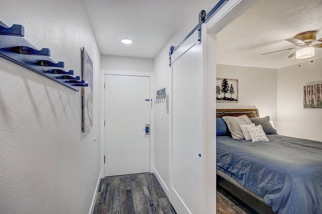 Ganze Wohnung, New Listing! Top Floor Top End Downtown Remodel! in Arapaho and Roosevelt National Forests