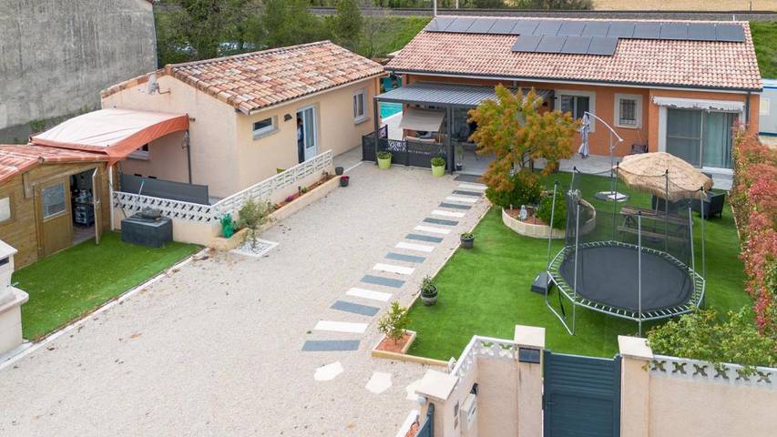 Gîte pour 4 personnes, avec jardin ainsi que piscine et vue à Savasse - 4