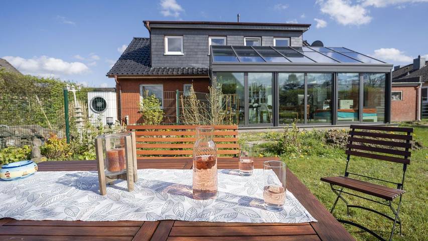 Ferienhaus für 9 Personen, mit Garten in Emden