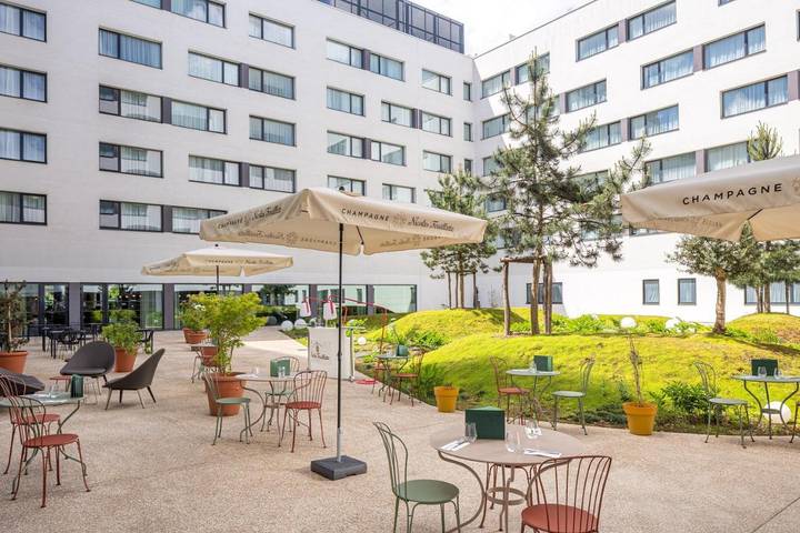 Hôtel pour 2 personnes, avec terrasse et piscine, animaux acceptés dans Aéroport Paris-Charles de Gaulle - 3