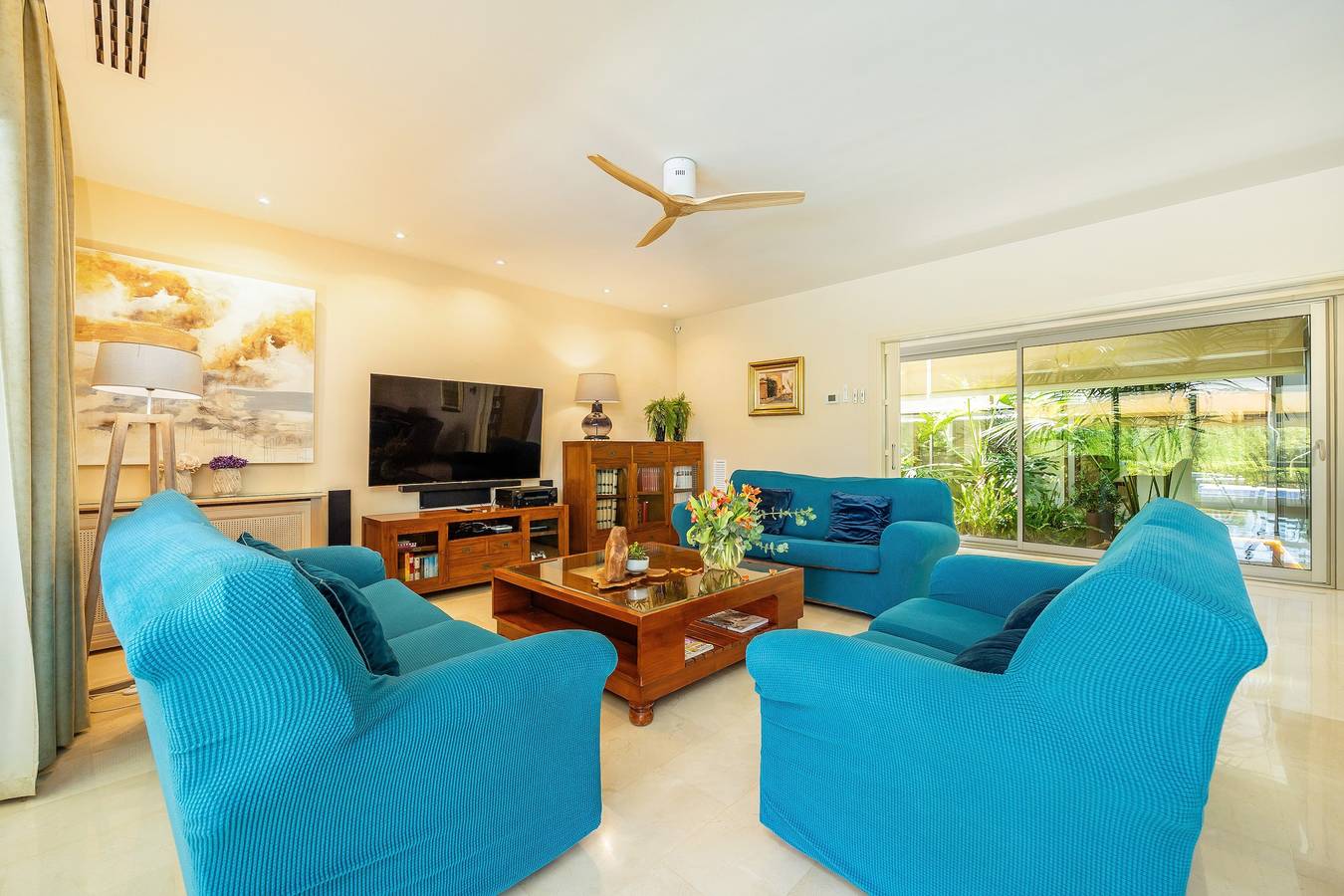 Villa Bellviure Luxury in Palma en una zona residencial, piscina privada, terraza y Wi-Fi. in Sant Marçal, Marrachí