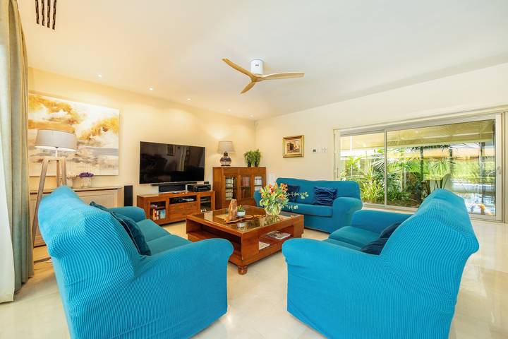 Villa Bellviure Luxury in Palma en una zona residencial, piscina privada, terraza y Wi-Fi. in Sant Marçal, Marrachí