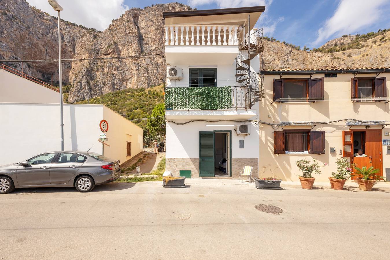Studio entier, Studio 'Little Casa Giovy' avec Vue sur la Mer, Wi-Fi et Climatisation in Palerme, Province de Palerme