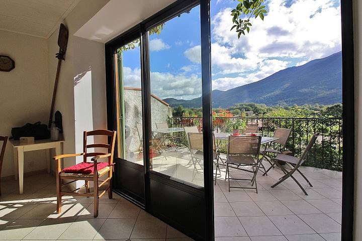Gîte pour 6 personnes, avec terrasse et jardin, animaux acceptés à Saléchan