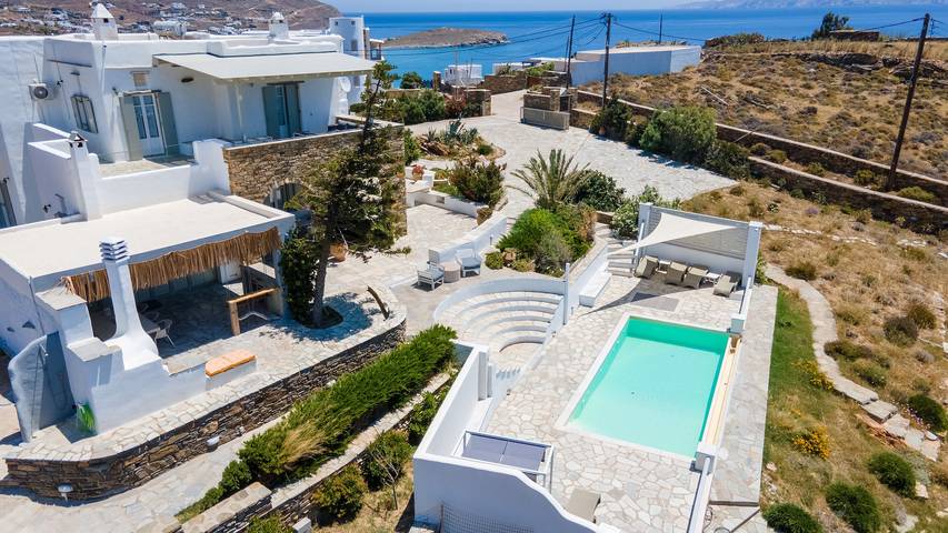 Villa for 18 people, with garden, child-friendly in Tinos