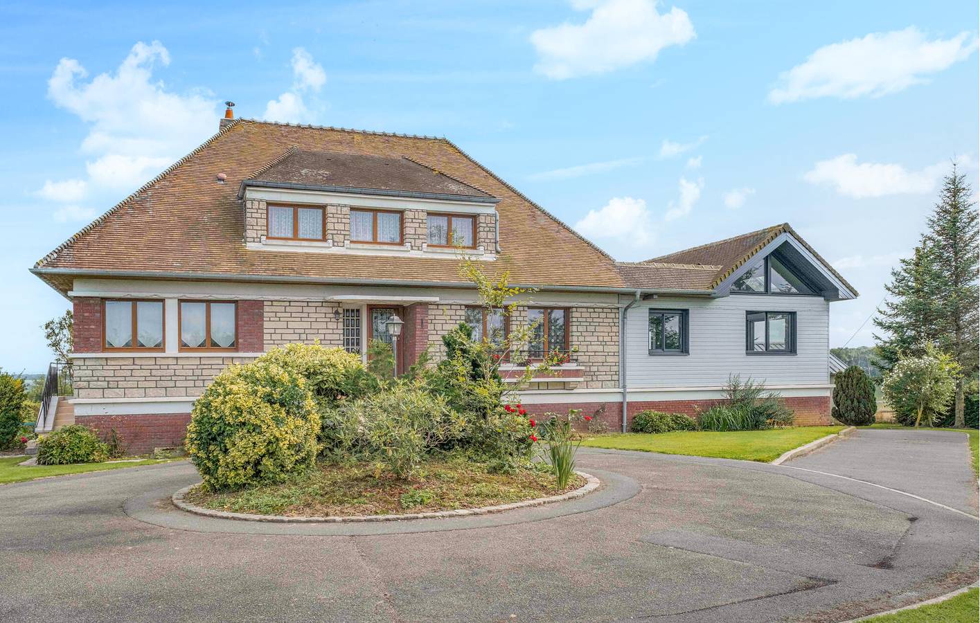 Ruim appartement: TV, Parkeerplaats, Zwembad, Tuin & Internet in Villers-sous-Foucarmont, Dieppe en omgeving